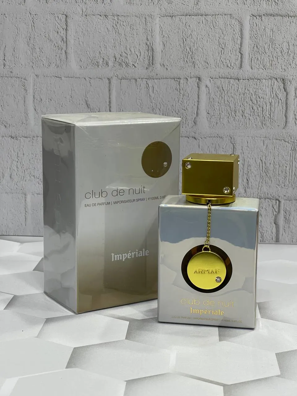 عطر ادکلن آرماف کلاب د نویت وایت ایمپریال